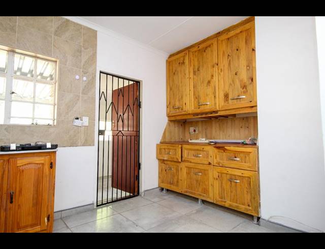 4 BEDROOM HOUSE FOR SALE IN ROOIHUISKRAAL